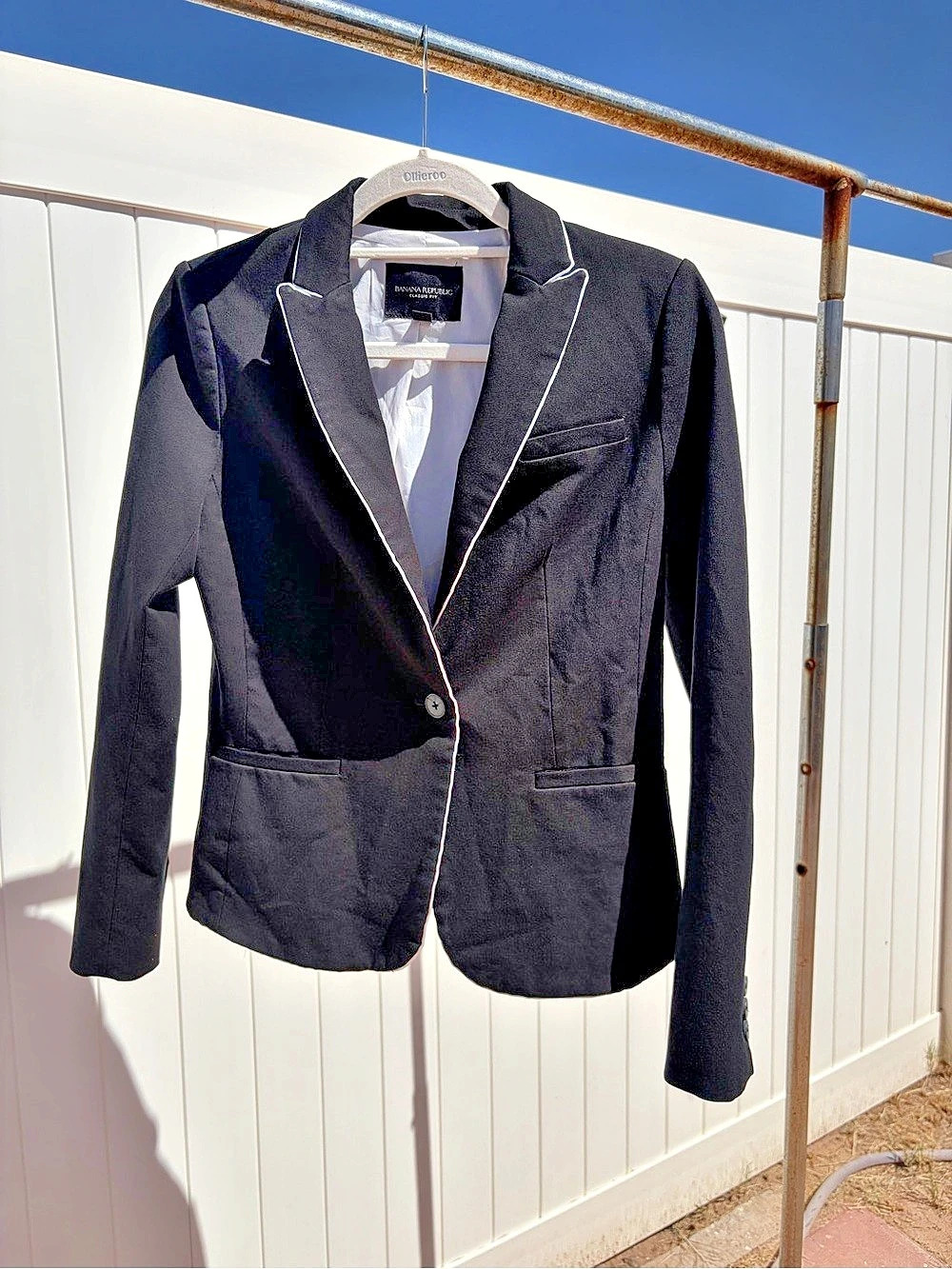 Banana Republic Piped Blazer in Black Size 2